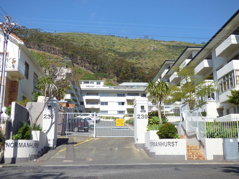 3 Bedroom Property for Sale in Sea Point Western Cape